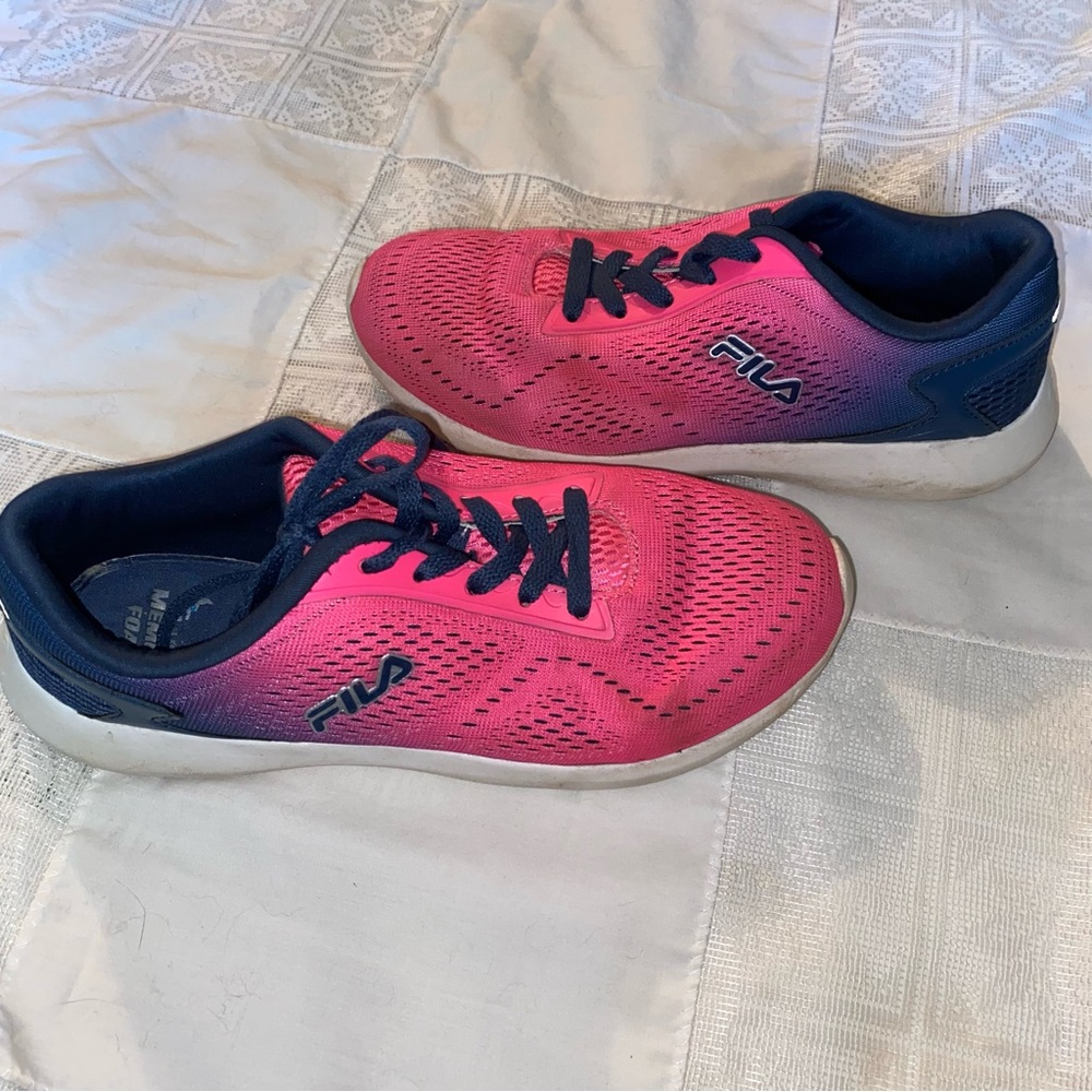 FILA Cool Max memory foam women’s sneakers. Size 8